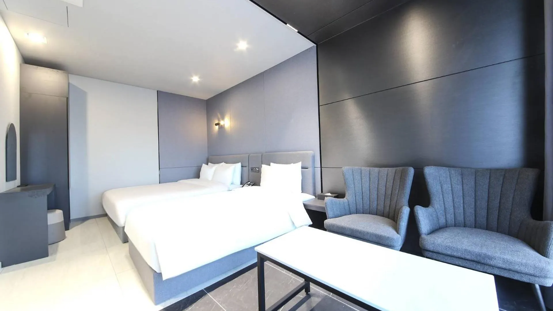 City Hotel The Busan Metro