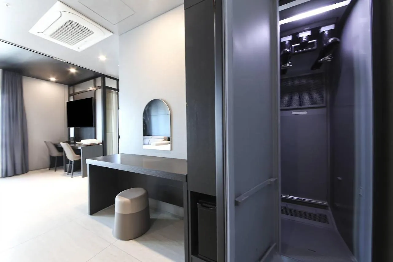 City Hotel The Busan Metro