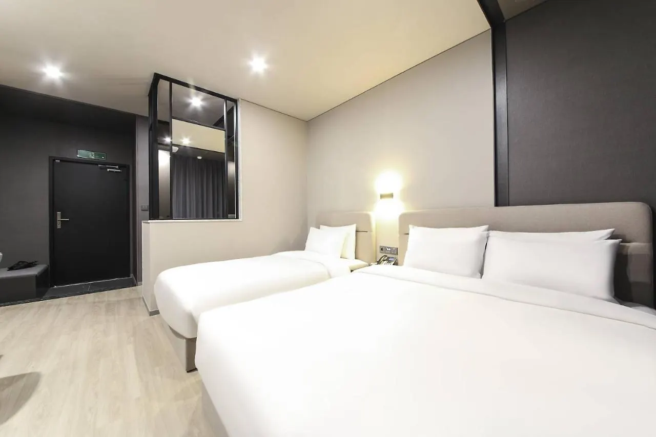 City Hotel The Busan Metro