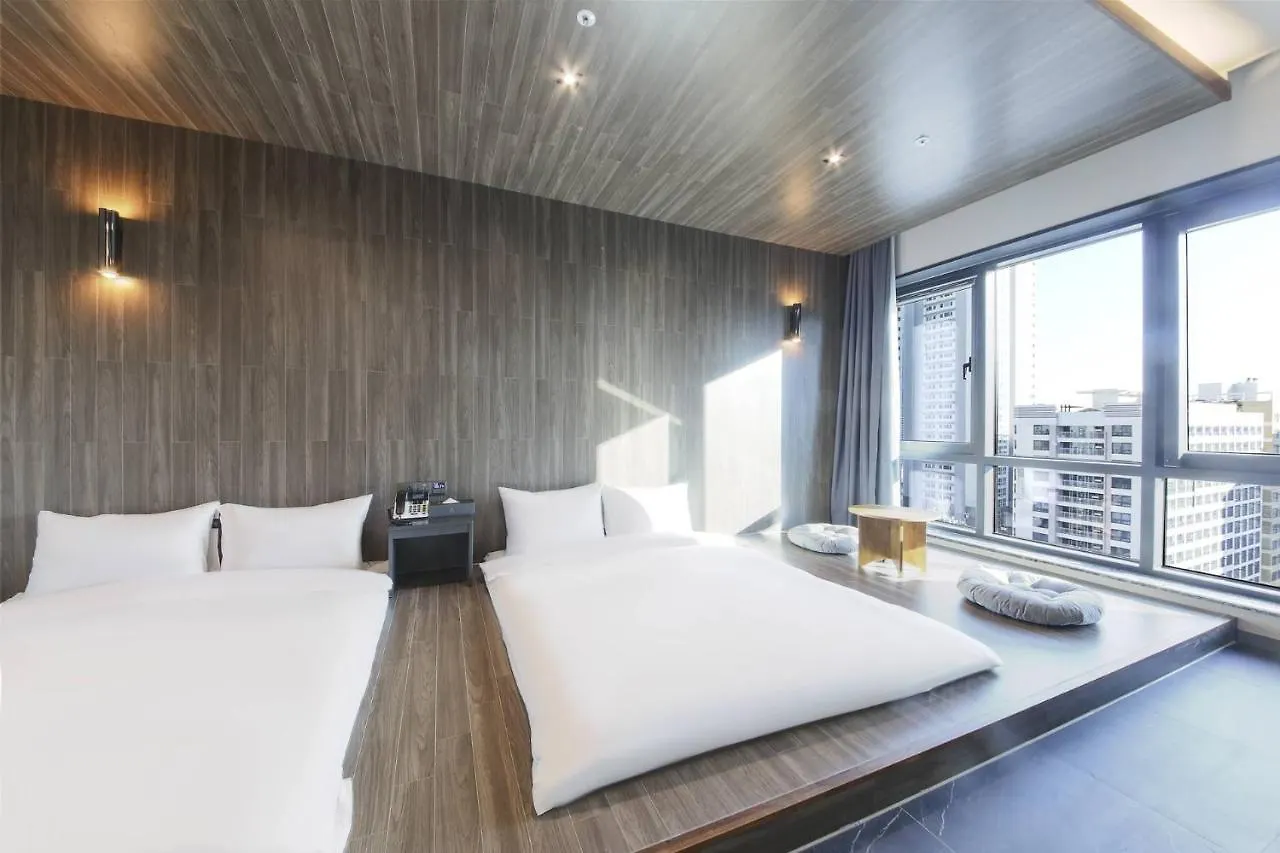 City Hotel The Busan Metro